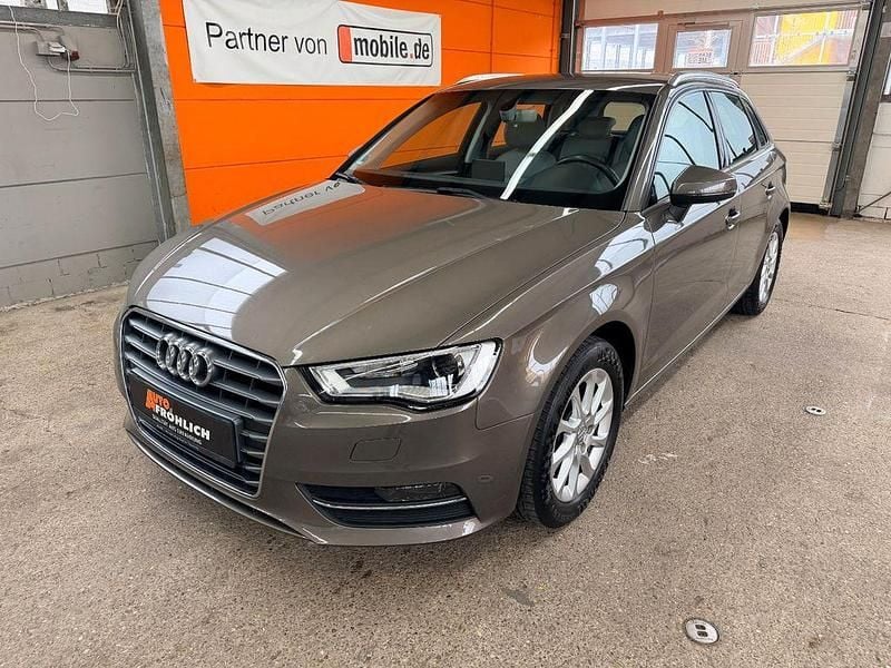 Gebraucht Audi A3 Attraction 150 PS (110 kW) 2015 Braun Limousine