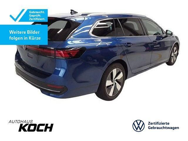 Reef blue metallic Gebraucht 2024 VW Passat Business Kombi | 36.930 € (Superpreis) - Bild 1/4