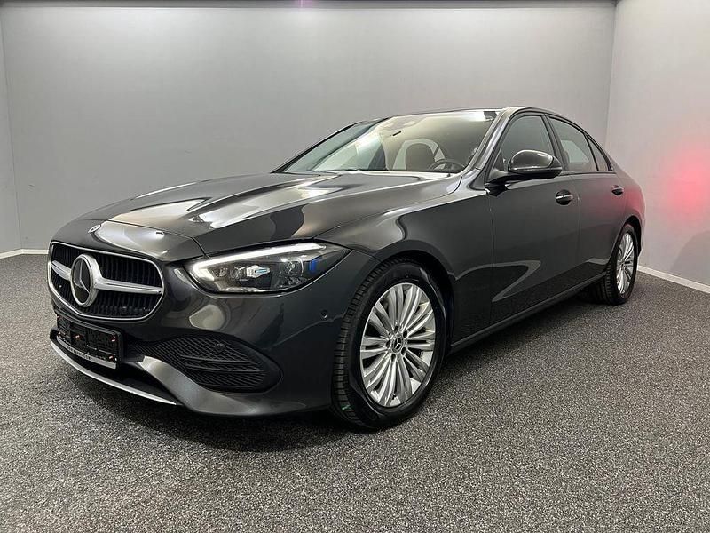 Grau Gebraucht 2022 Mercedes C200 Limousine | 24.999 € (Fairer Preis) - Bild 1/4