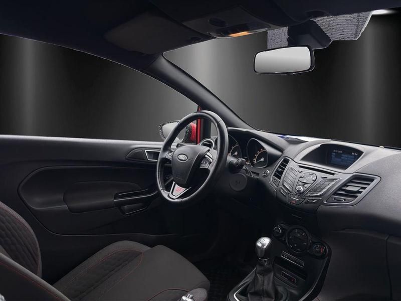 Gebraucht Ford Fiesta ST-Line 101 PS (74 kW) 2016 Rot Limousine