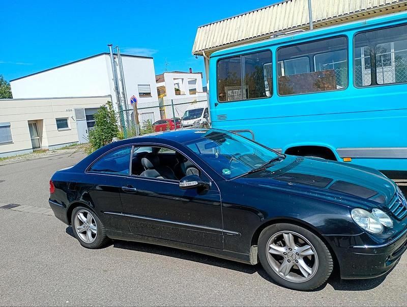 Schwarz Gebraucht 2003 Mercedes CLK200 Coupé | 3.999 € - Bild 1/4