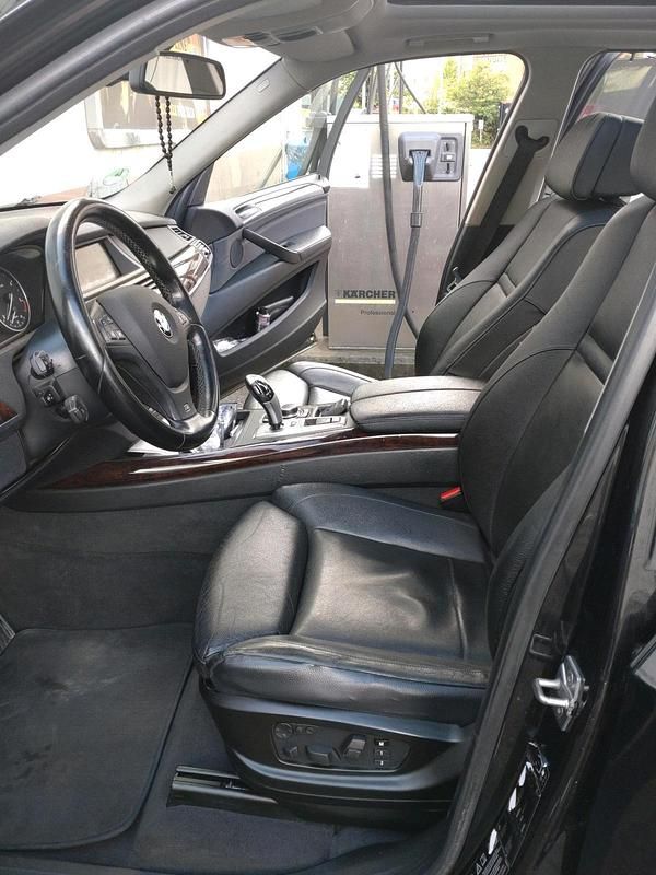 Second-hand BMW X5 306 CP (225 kW) 2010 Negru SUV