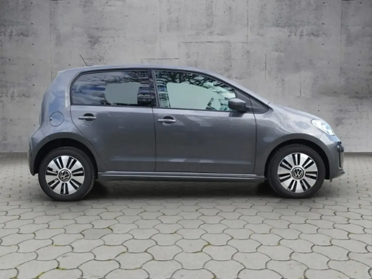 Używany VW e-up! Edition 61 kW (83 KM) 2024 Szary Hatchback