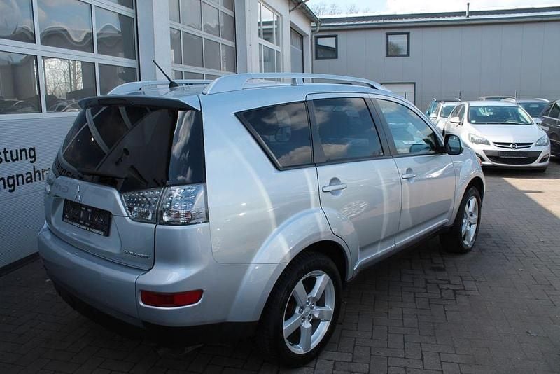 Gebraucht Mitsubishi Outlander 170 PS (125 kW) 2009 Silber SUV