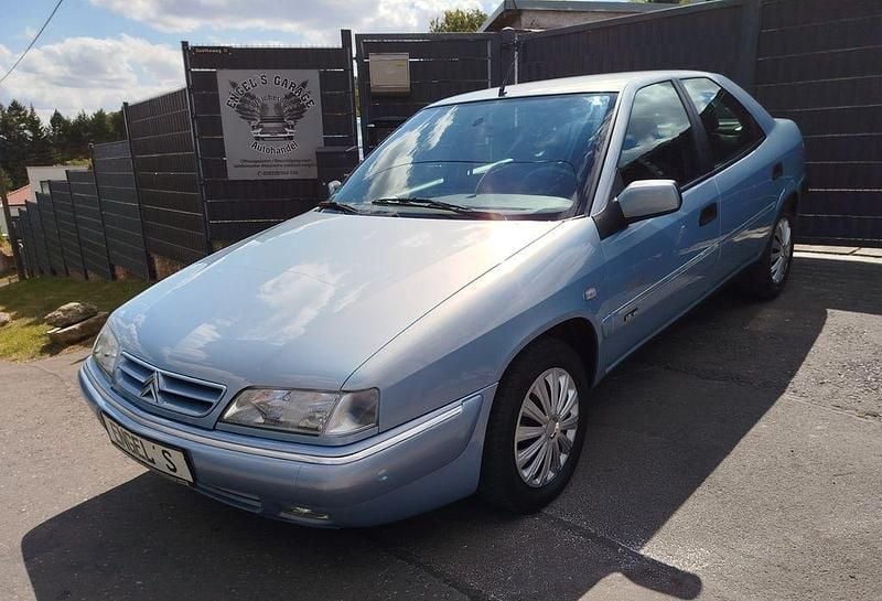 Blau Gebraucht 2001 Citroën Xantia Limousine | 1.500 € - Bild 1/4