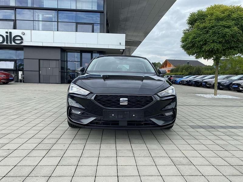 Gebraucht Seat Leon FR 150 PS (110 kW) 2021 Midnight schwarz meta... Limousine
