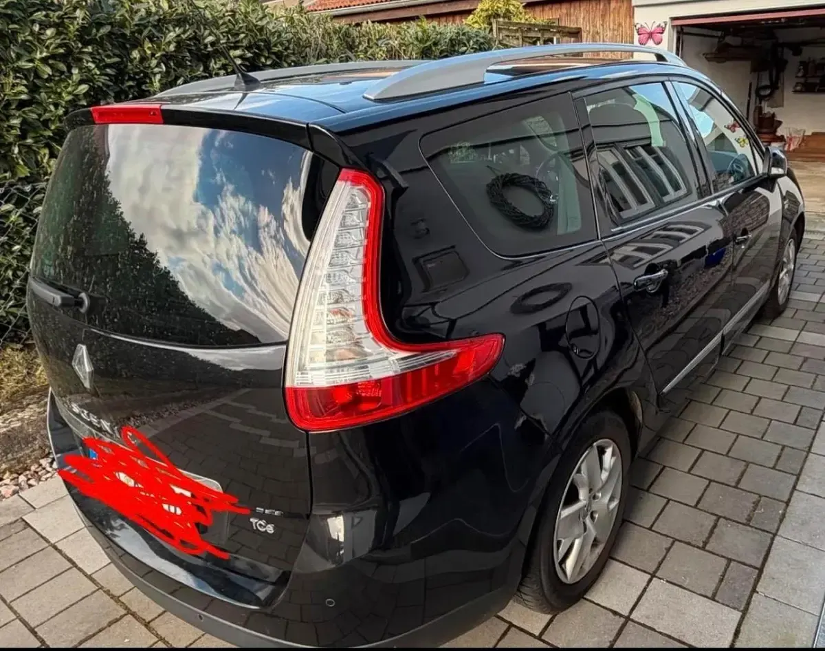 Gebraucht Renault Grand Scénic III Bose Edition 132 PS (97 kW) 2015 Schwarz Van / Kleinbus