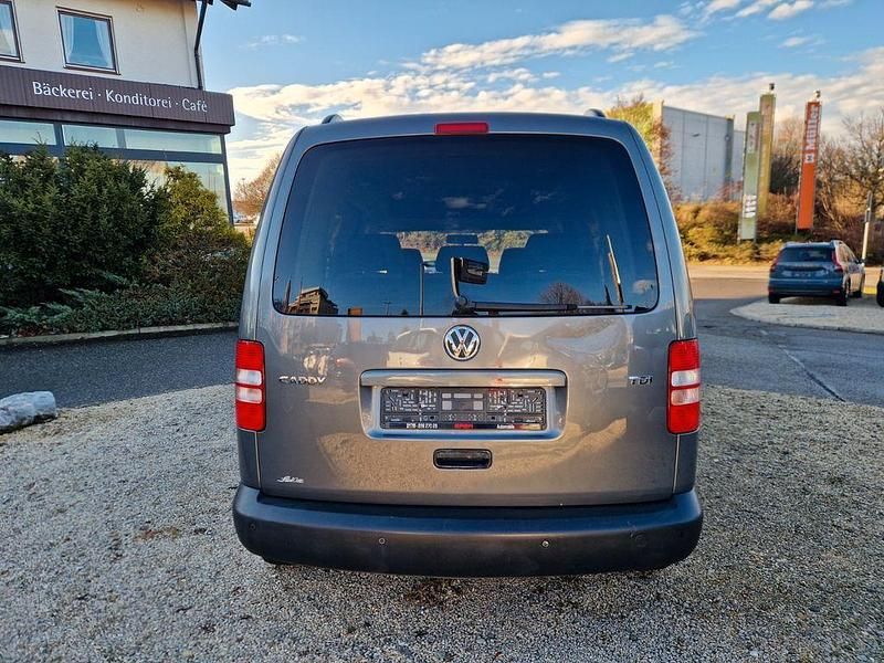 Usata VW Caddy 75 CV (55 kW) 2013 Grigio Monovolume
