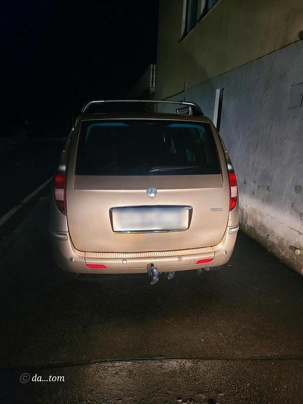 Gebraucht Lancia Phedra 128 PS (94 kW) 2003 Gold Van / Kleinbus