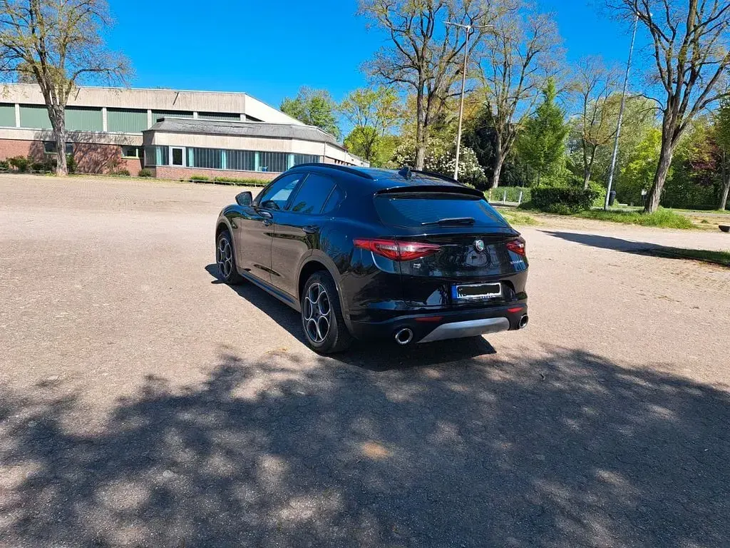 Gebraucht Alfa Romeo Stelvio Super 200 PS (147 kW) 2018 Schwarz SUV