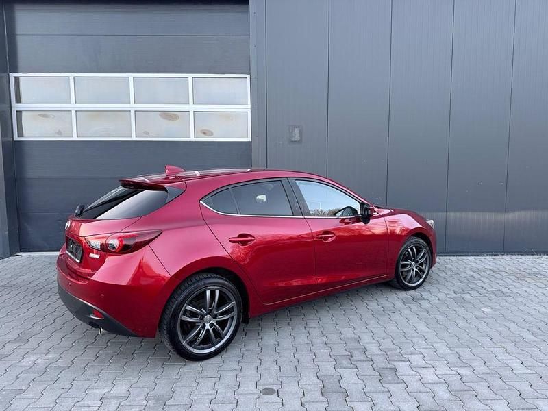 Gebraucht Mazda 3 Sports-Line 150 PS (110 kW) 2016 Soul red Limousine