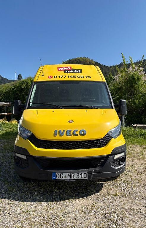 Second-hand Iveco Daily 116 CP (85 kW) 2015 Galben Berlinǎ