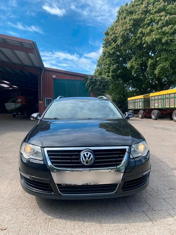 Schwarz Gebraucht 2007 VW Passat Kombi | 2.000 € (Fairer Preis) - Bild 1/4