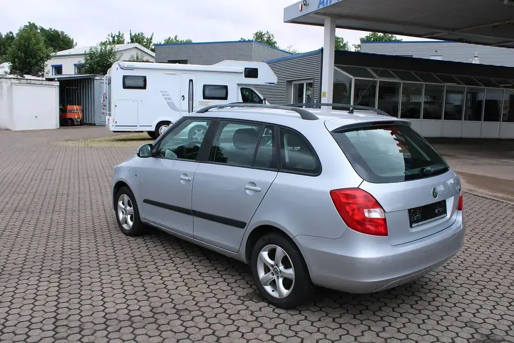 Gebraucht Skoda Fabia Style 75 PS (55 kW) 2011 Silber Kombi