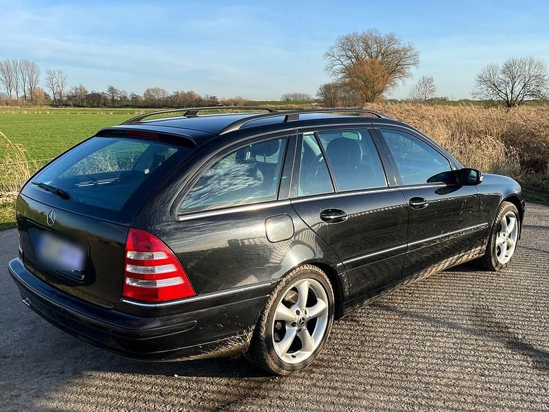 Gebraucht Mercedes C200 Avantgarde 163 PS (119 kW) 2006 Schwarz Kombi