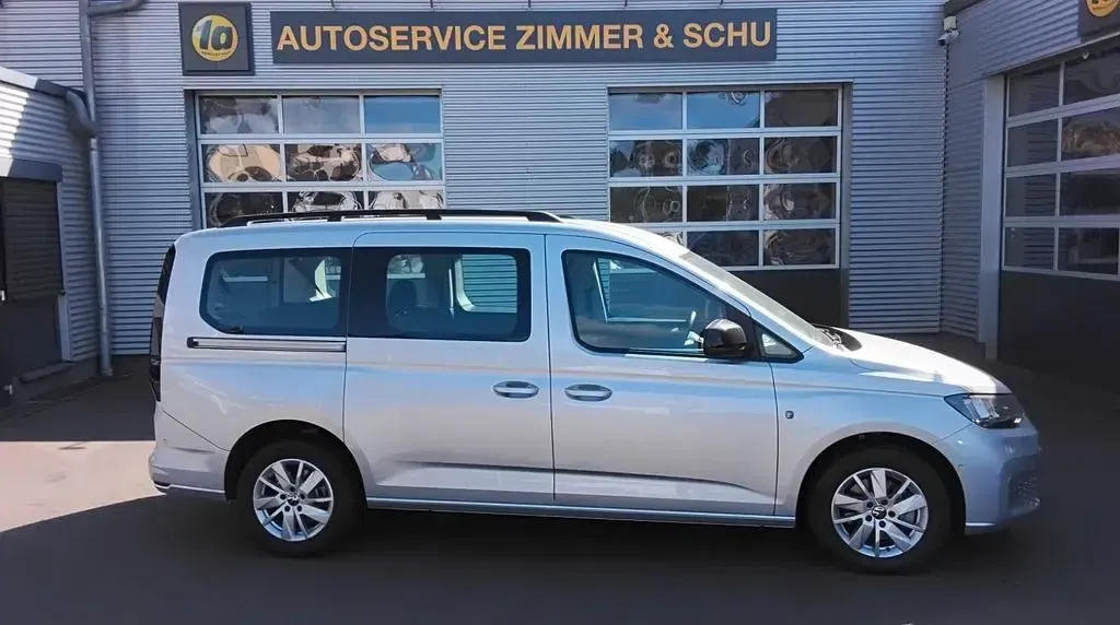 Gebraucht VW Caddy Life 122 PS (89 kW) 2023 Silber Van / Kleinbus