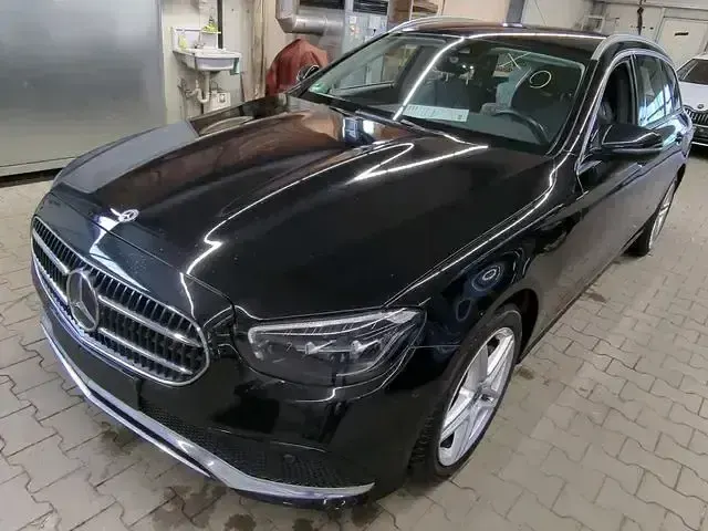 Gebraucht Mercedes E300 306 PS (225 kW) 2022 Schwarz Kombi