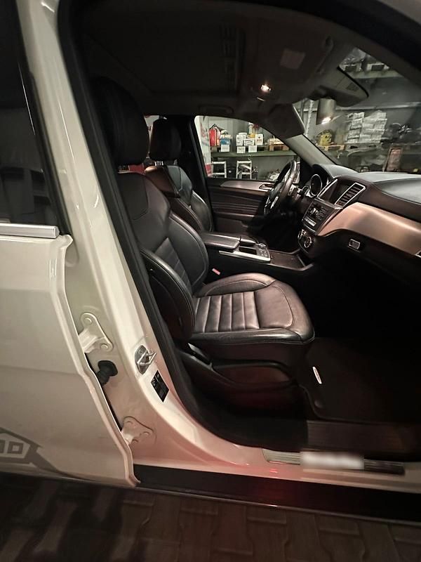 Gebraucht Mercedes ML350 258 PS (189 kW) 2011 SUV