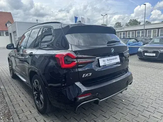 Gebraucht BMW iX3 M Sport 210 kW (286 PS) 2022 Schwarz SUV