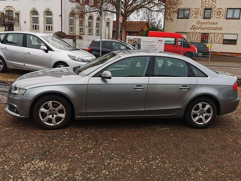 Gebraucht Audi A4 Attraction 143 PS (105 kW) 2011 Quarzgrau metallic Limousine