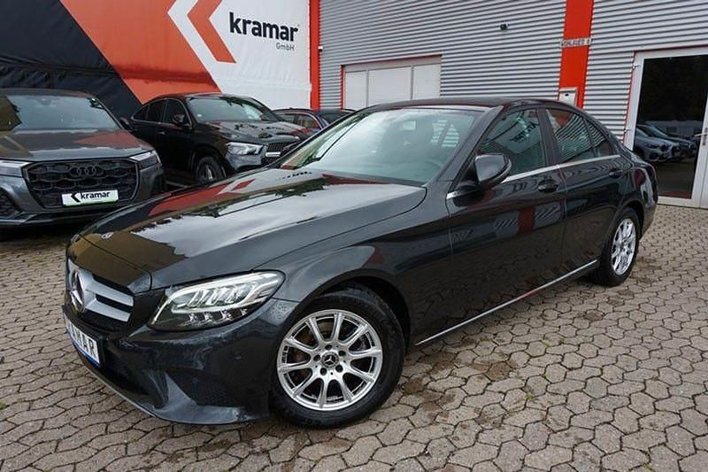 Grau Gebraucht 2020 Mercedes C200 Limousine | 18.490 € (Fairer Preis) - Bild 1/4