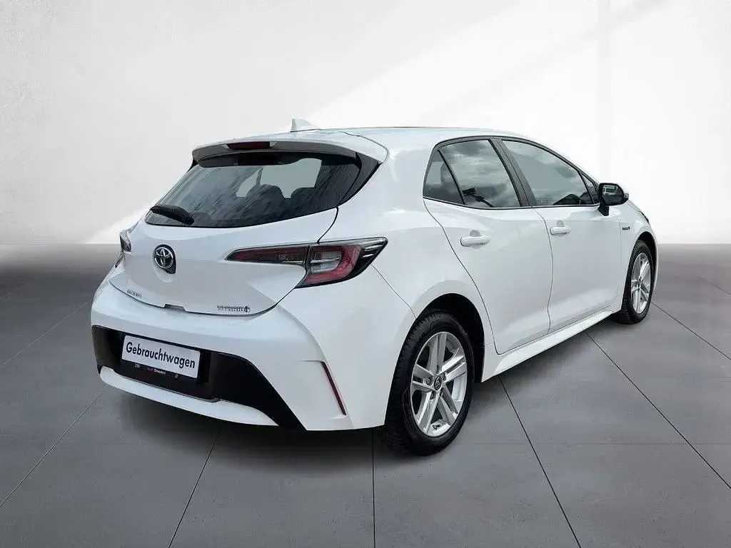 Gebraucht Toyota Corolla Comfort 98 PS (72 kW) 2021 Weiß Limousine