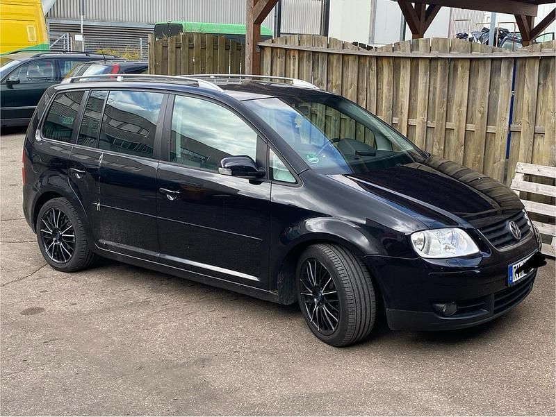 Schwarz Gebraucht 2006 VW Touran Van / Kleinbus | 4.350 € (Teuer) - Bild 1/4