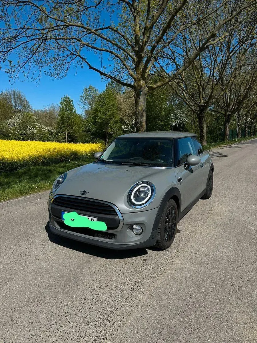 Usado Mini ONE 102 HP (75 kW) 2019 Cinzento Citadino