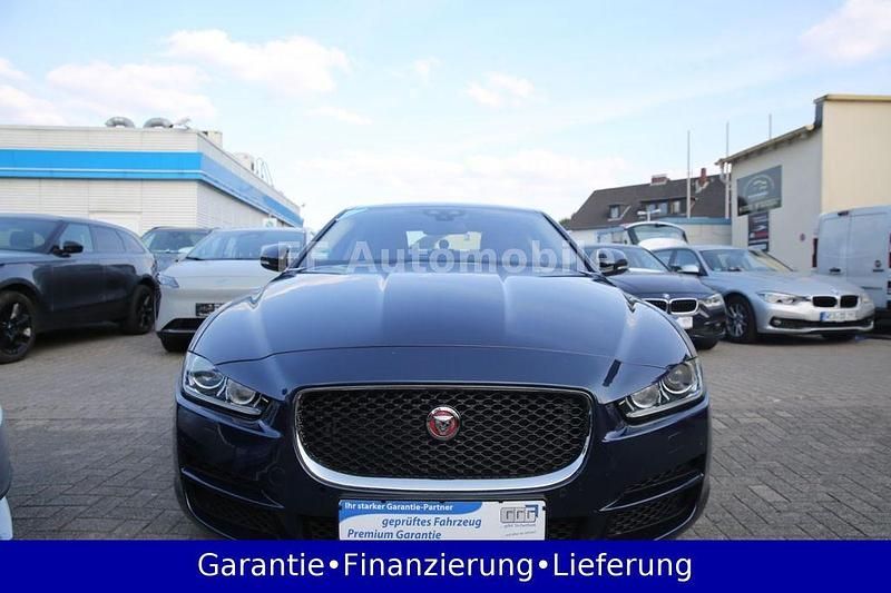 Gebraucht Jaguar XE Portfolio 179 PS (131 kW) 2015 Blau Limousine