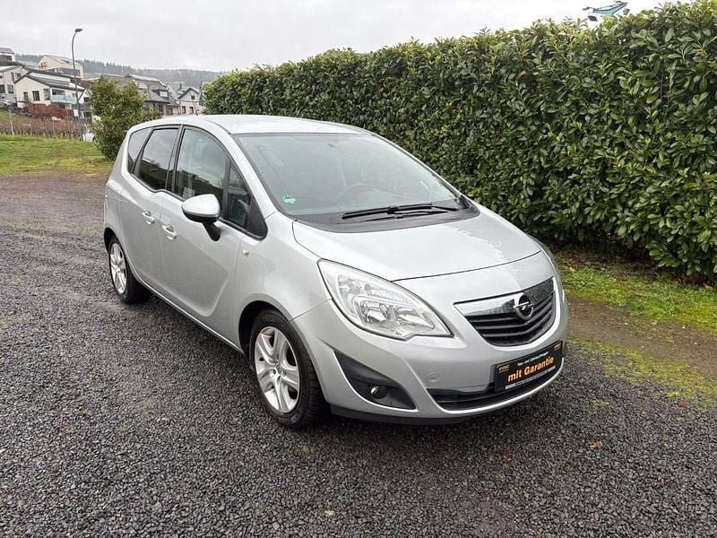 Gebraucht Opel Meriva Design Edition 120 PS (88 kW) 2011 Silber Van / Kleinbus