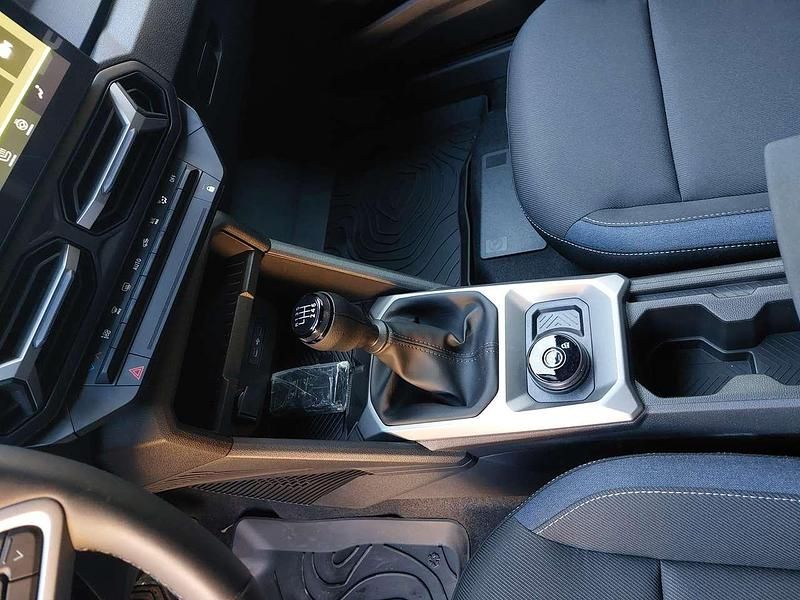 Neu Dacia Duster Expression 131 PS (96 kW) 2025 Grau SUV