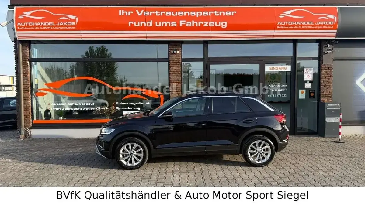 Gebraucht VW T-Roc 110 PS (80 kW) 2023 Deep black SUV