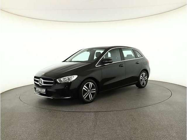 Gebraucht Mercedes B180 Progressive 136 PS (100 kW) 2022 Metalliclack kosmosschwarz (metallic) Van / Kleinbus