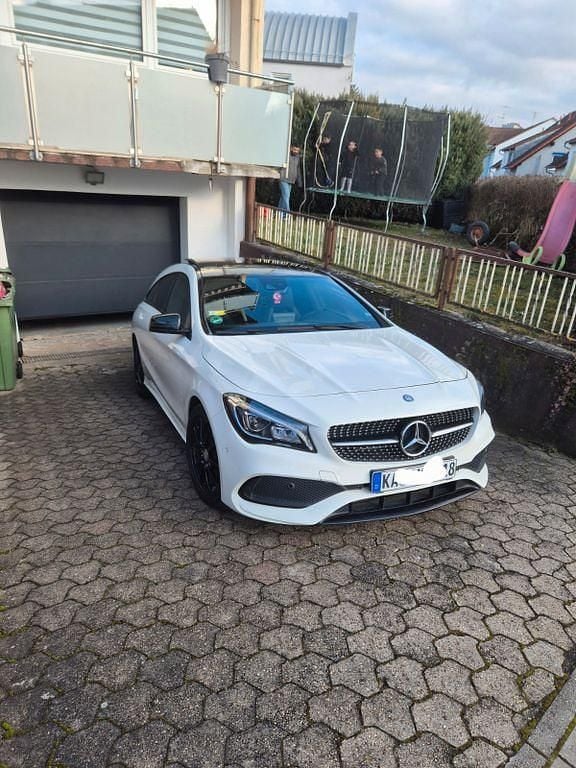 Gebraucht Mercedes CLA250 Shooting Brake 211 PS (155 kW) 2017 Weiß Kombi