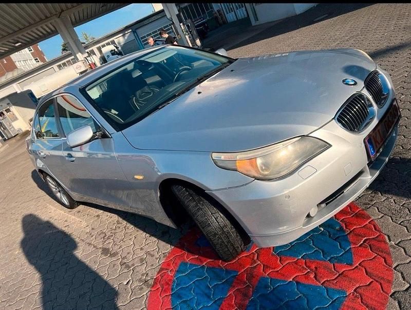 Silber Gebraucht 2005 BMW 525 Limousine | 4.999 € (Guter Preis) - Bild 1/4