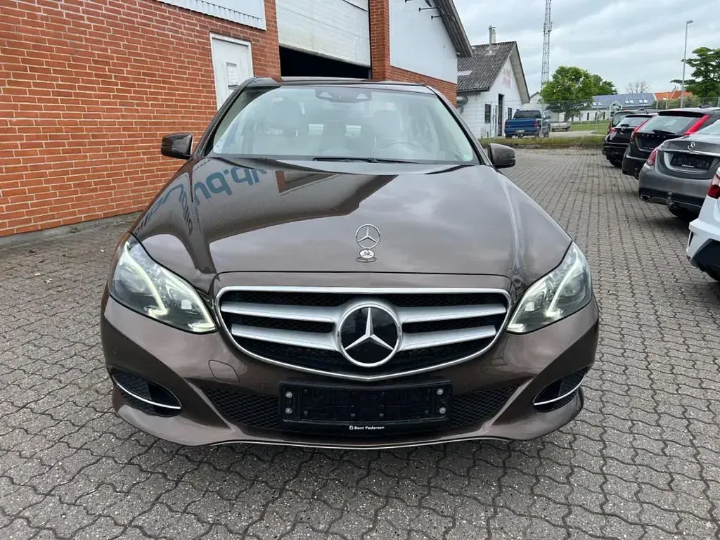 Gebraucht Mercedes E350 252 PS (185 kW) 2013 Braun Limousine