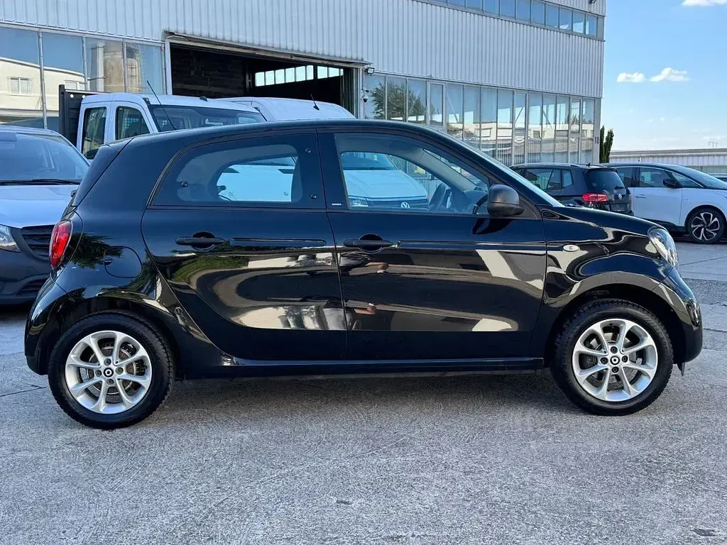 Gebraucht Smart ForFour Basis 71 PS (52 kW) 2019 Schwarz Kleinwagen