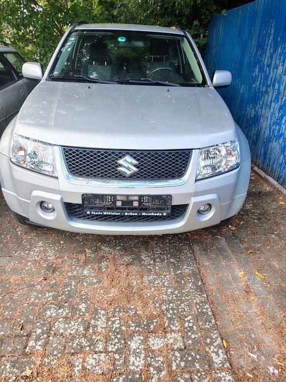 Grau Gebraucht 2008 Suzuki Vitara SUV | 4.500 € - Bild 1/4