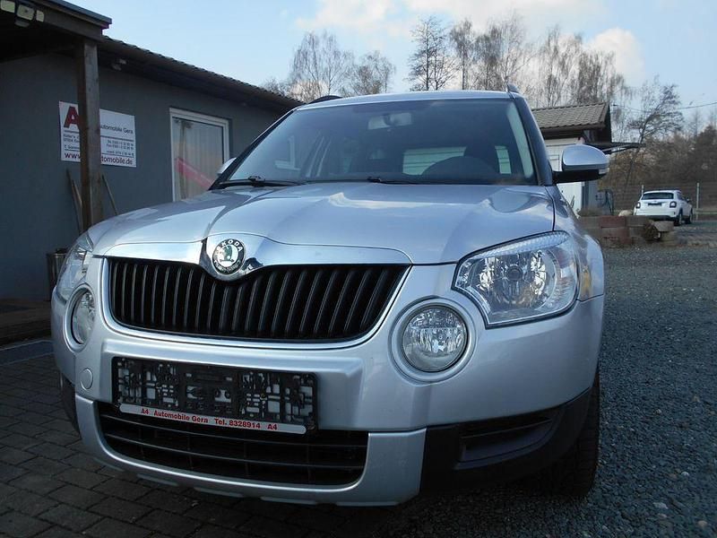 Gebraucht Skoda Yeti Plus Edition 105 PS (77 kW) 2012 Silber SUV
