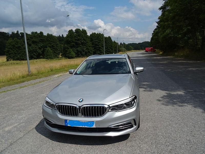 Silber Gebraucht 2017 BMW 530 Luxury Line Kombi | 26.800 € (Etwas zu teuer) - Bild 1/4