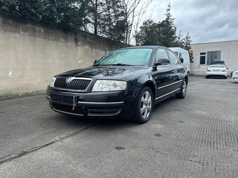 Schwarz Gebraucht 2006 Skoda Superb LAURIN & KLEMENT Limousine | 3.490 € (Fairer Preis) - Bild 1/4