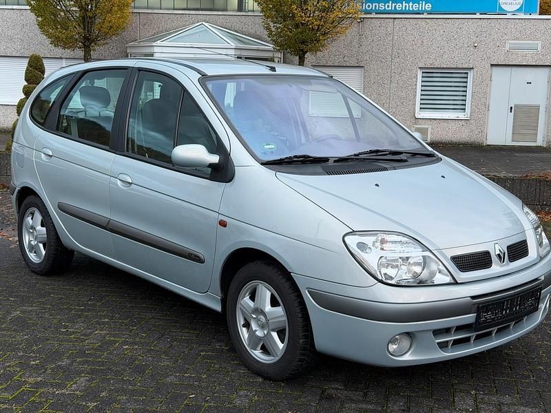 Gebraucht Renault Scénic 107 PS (78 kW) 2002 Silber Van / Kleinbus