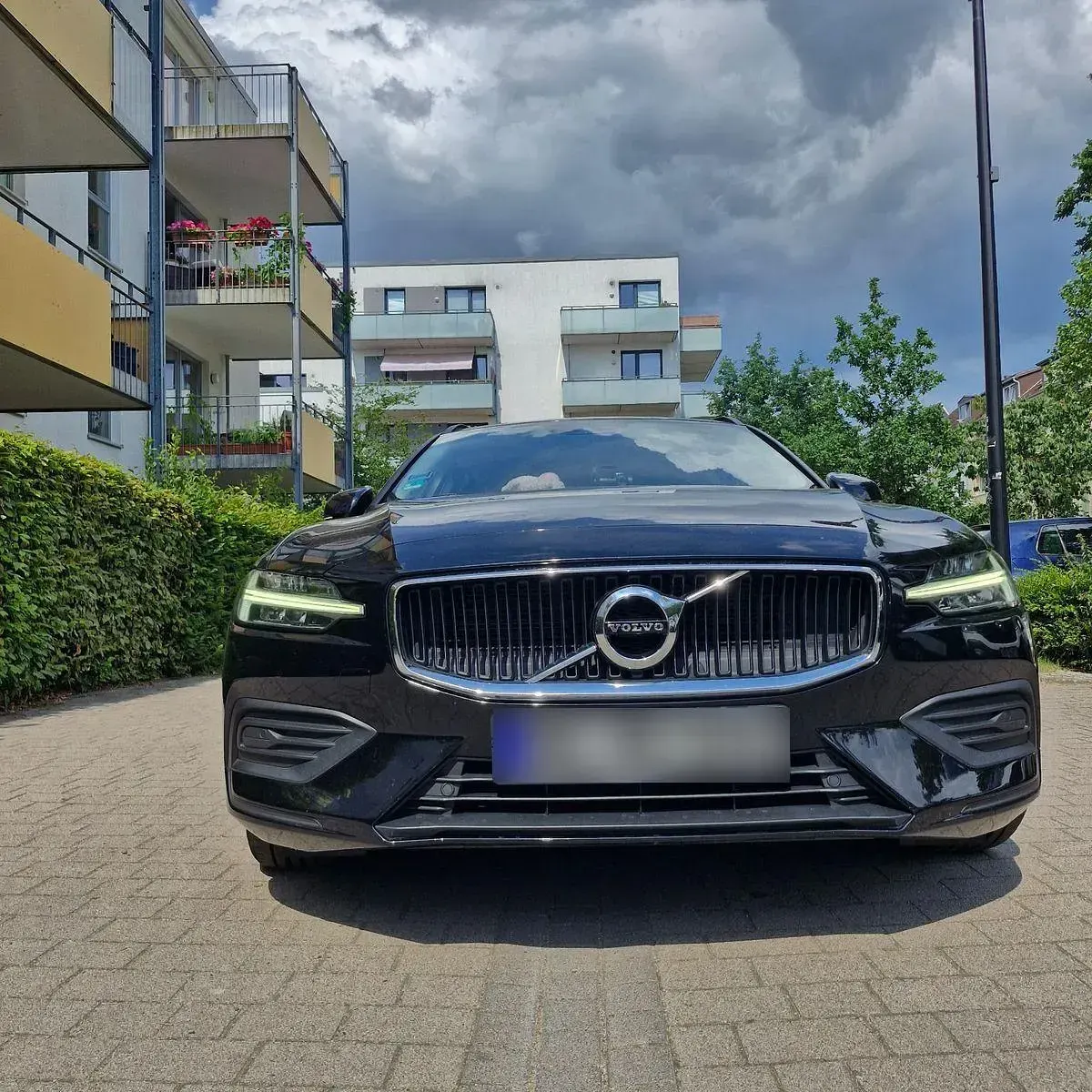 Gebraucht Volvo V60 150 PS (110 kW) 2019 Schwarz Kombi