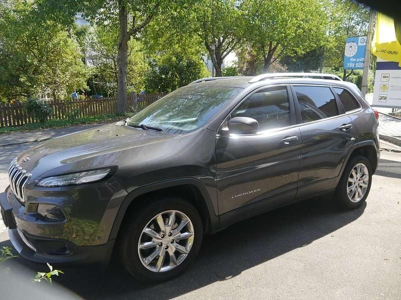 Grau Gebraucht 2018 Jeep Cherokee Limited SUV | 13.400 € (Fairer Preis) - Bild 1/4
