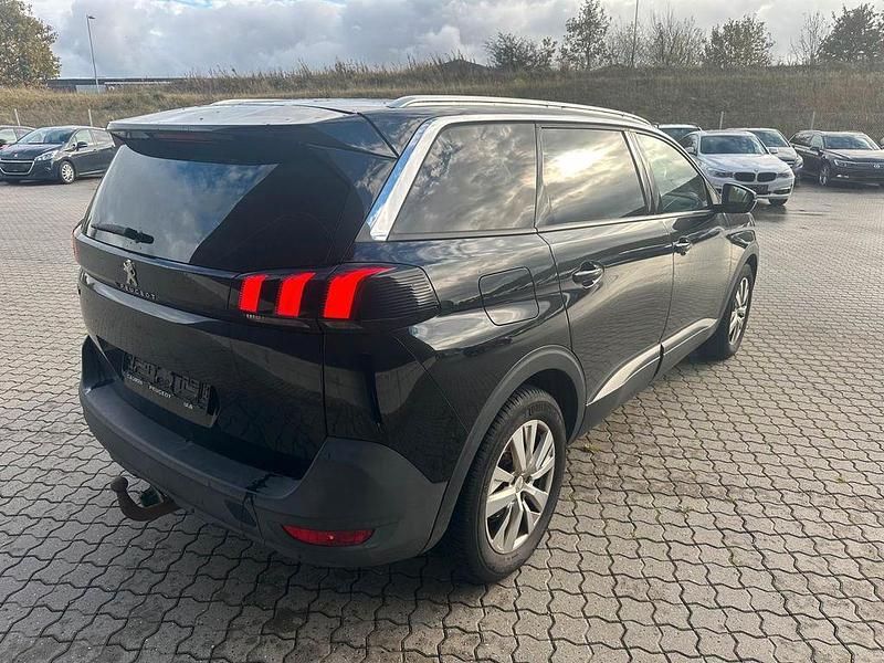 Gebraucht Peugeot 5008 Active 120 PS (88 kW) 2018 Schwarz Van / Kleinbus