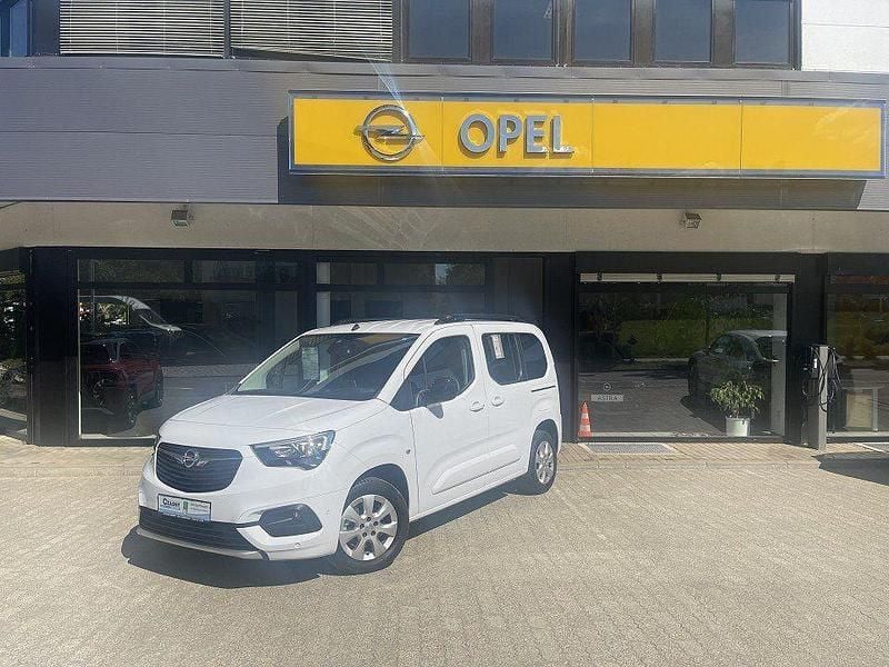 Weiß Gebraucht 2023 Opel Combo Life Ultimate Van / Kleinbus | 24.900 € (Etwas zu teuer) - Bild 1/4