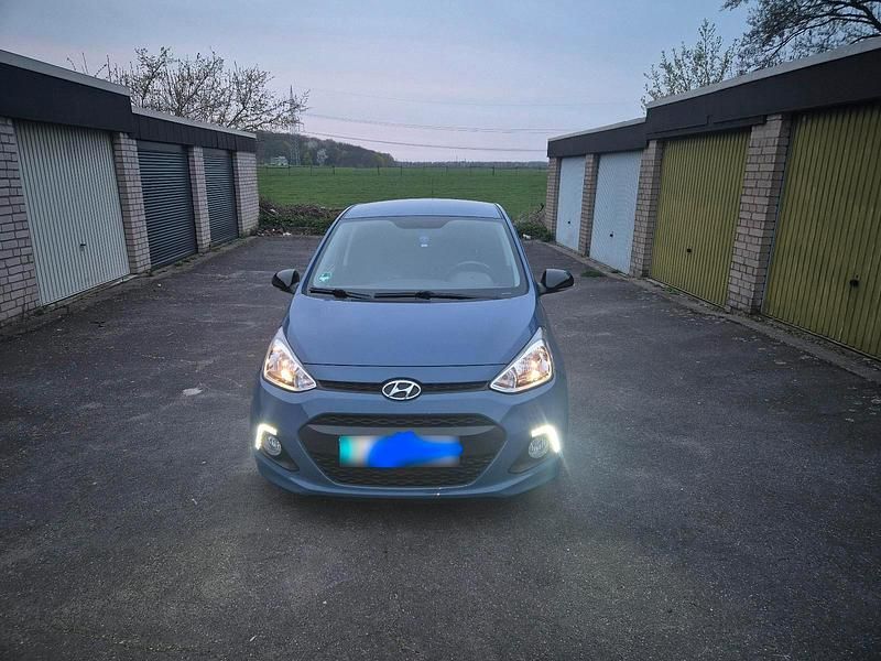 Gebraucht Hyundai i10 GO! 87 PS (63 kW) 2014 Blau Kleinwagen