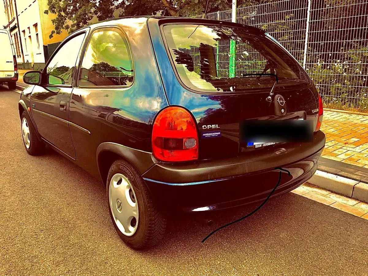 Gebraucht Opel Corsa 54 PS (39 kW) 1998 Violet Kleinwagen