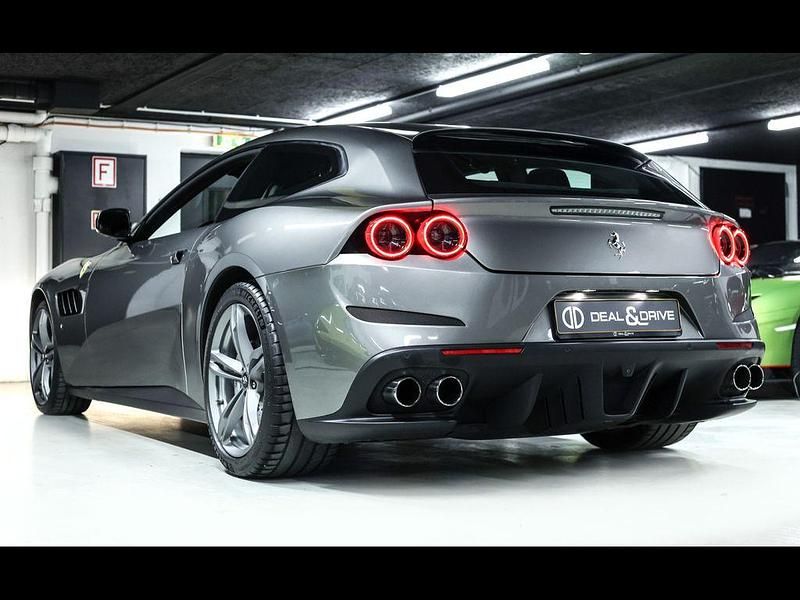 Gebraucht Ferrari GTC4Lusso 689 PS (506 kW) 2018 Grau Kombi