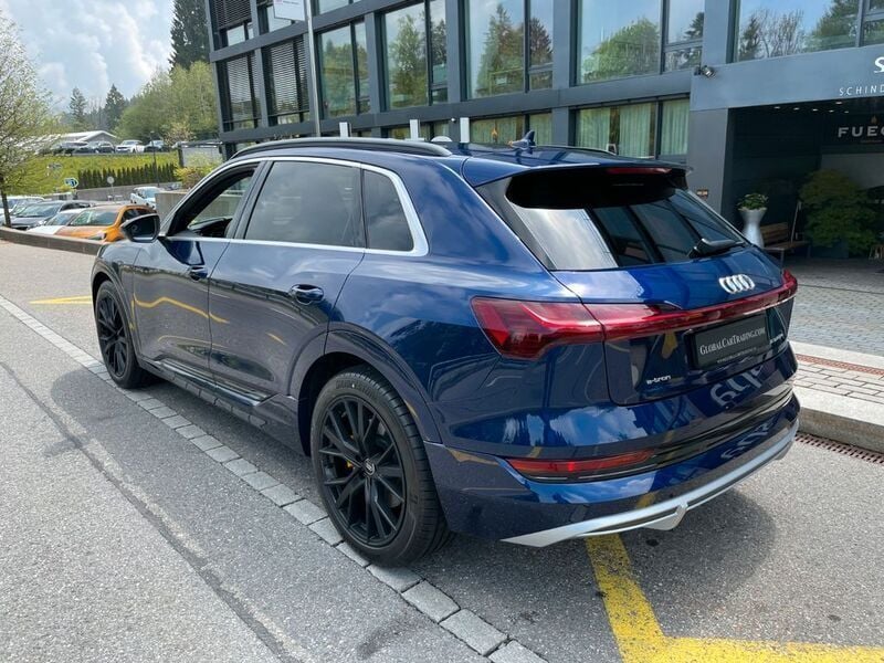 Gebraucht Audi e-tron S-Line 300 kW (408 PS) 2024 Blau SUV